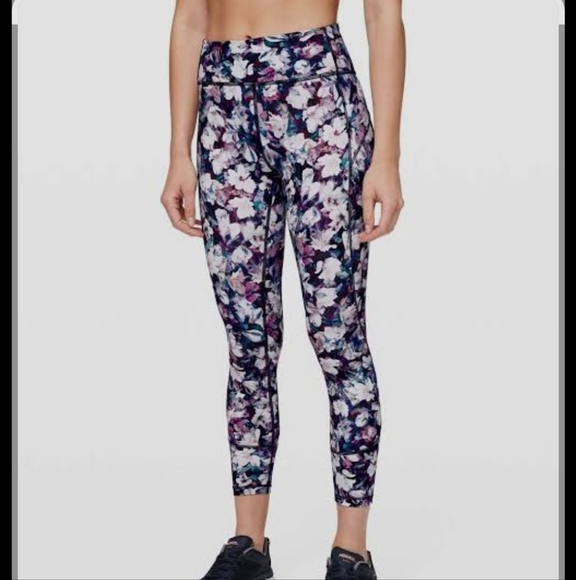 Lululemon Floral Purple and White Leggings - Picture 4 of 12